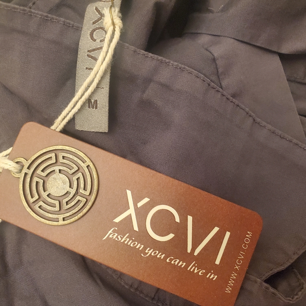 Top - Picture 2 of 3